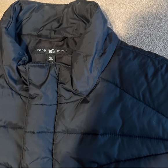 Todd Smith Puffer Vest - Picture 2 of 2